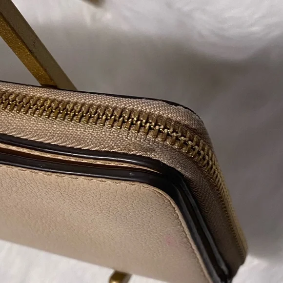 Henri Bendel Cream Leather Zip Around Wallet - Picture 7 of 13